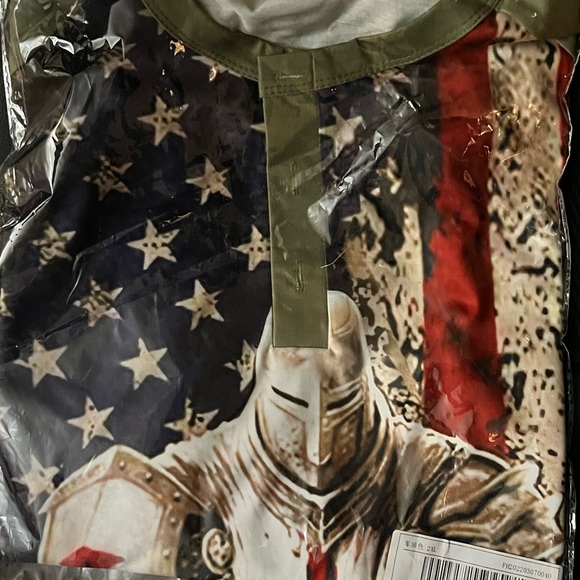 2xl shirt with a warrior and the USA Flag on it fits body well - Picture 1 of 1